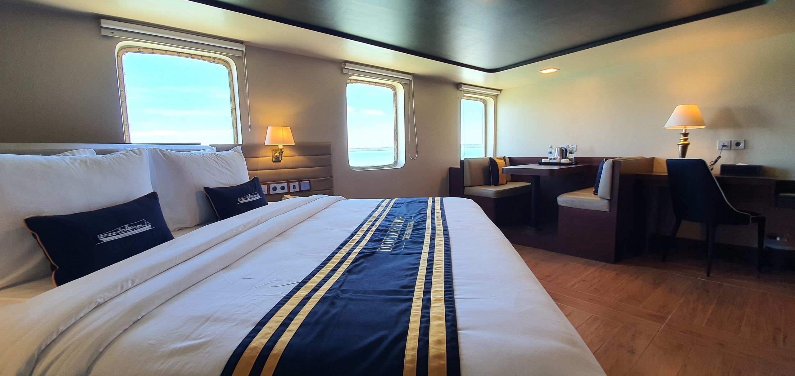Executive Suite & Executive Balcony Suite (Double Bed)