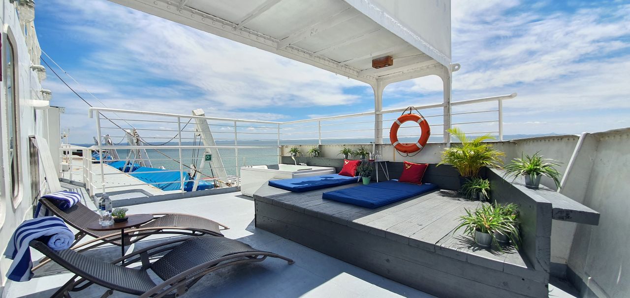 Outdoor Jacuzzi