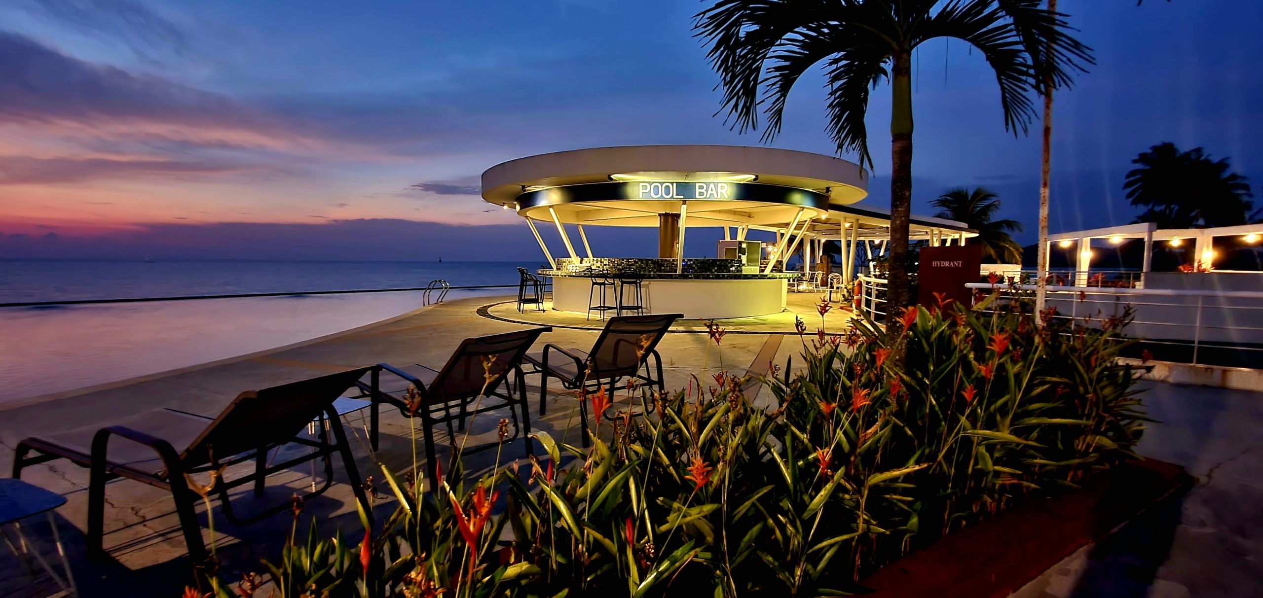 Pool Bar 1